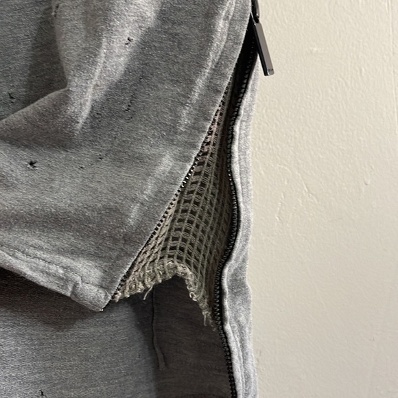 UNKNOWN New York Requiem T-shirt - Picture 8 of 8